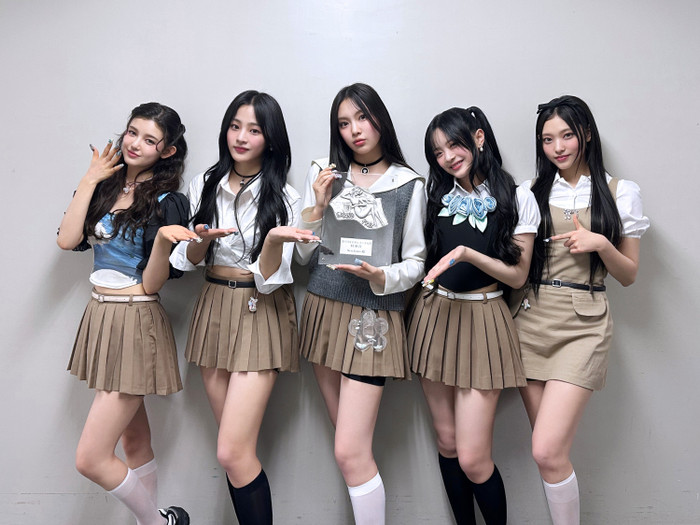 Haerin và Hyein bị bắt gặp tại Mỹ, nghi vấn NewJeans sắp comeback Ảnh 3