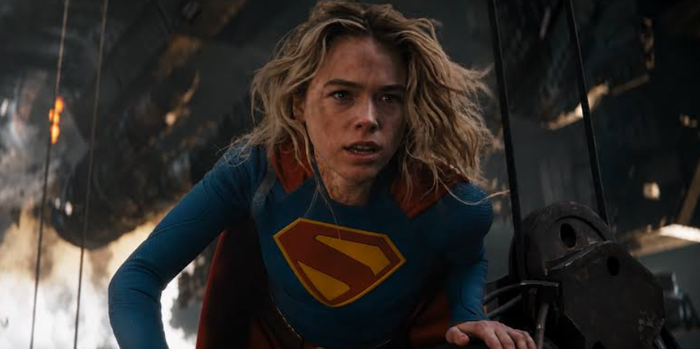 Supergirl 2026 gây nhiều tranh luận khi lựa chọn xây dựng Kara theo hướng gai góc, nhiều tổn thương thay vì hình mẫu siêu anh hùng quen thuộc. Ảnh: Warner Bros.