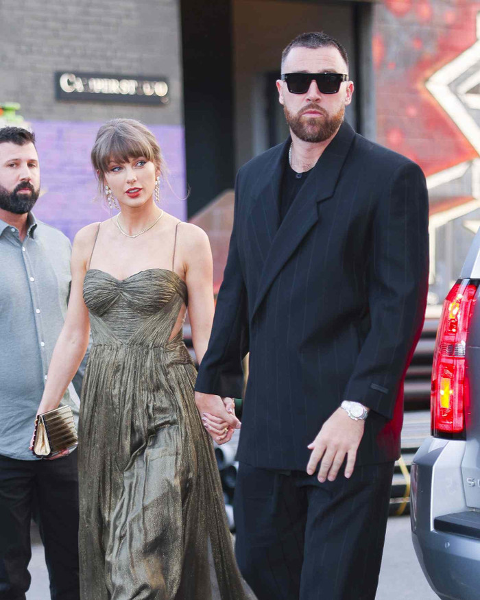 Siêu đám cưới của Taylor Swift và Travis Kelce bị chỉ trích 'lố bịch' Ảnh 2