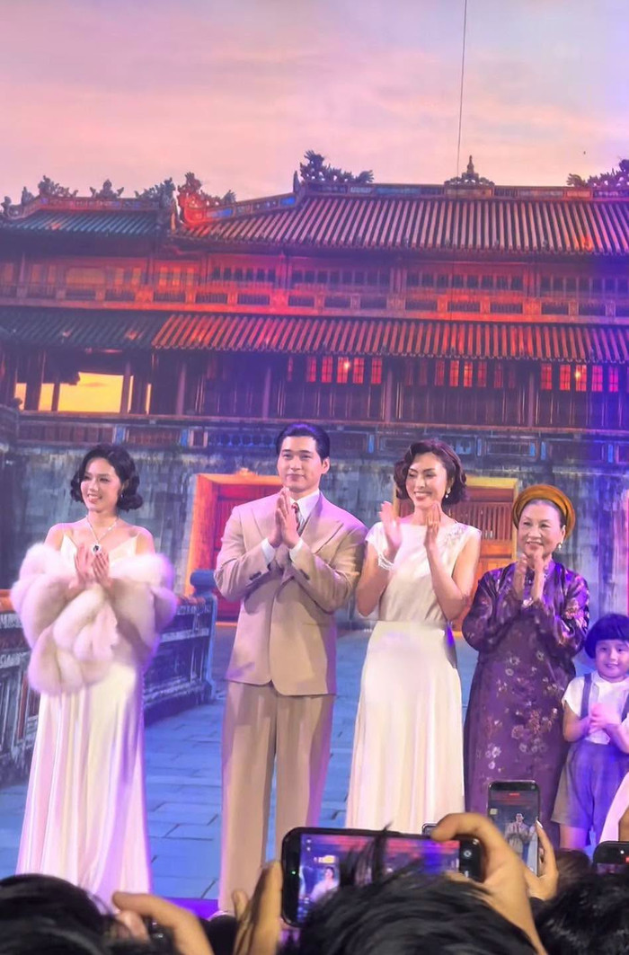 Tăng Thanh Hà tái xuất màn ảnh rộng sau 13 năm vắng bóng. (Ảnh từ TikTok Thảm đỏ showbiz)