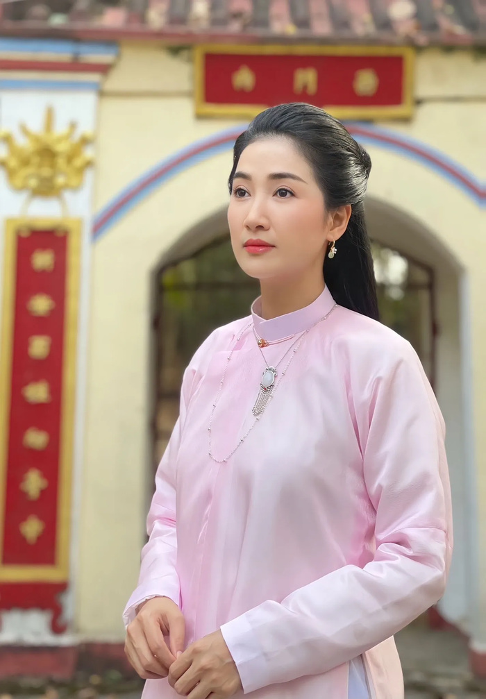 Vẻ đẹp đằm thắm, mộc mạc gắn liền với danh xưng 'nữ hoàng phim xưa' của Quỳnh Lam. (Nguồn: FBNV)