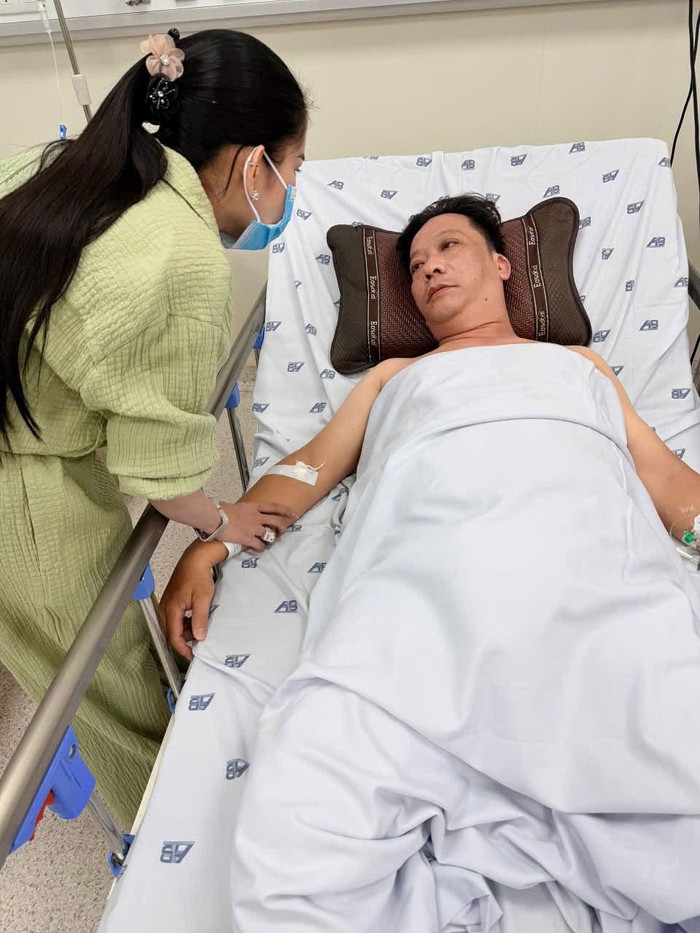 Nghệ sĩ Bình Tinh tham 8 hỏi đồng nghiệp.