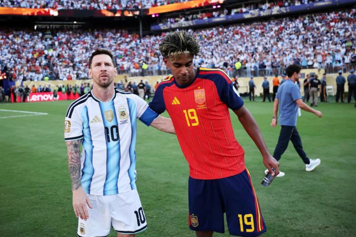 Argentina tạo nên trình diễn nghèo nàn nhất lịch sử các trận chung kết World Cup khi không tung ra nổi cú dứt điểm nào trong hai hiệp chính trước Tây Ban Nha. Ảnh: FIFA