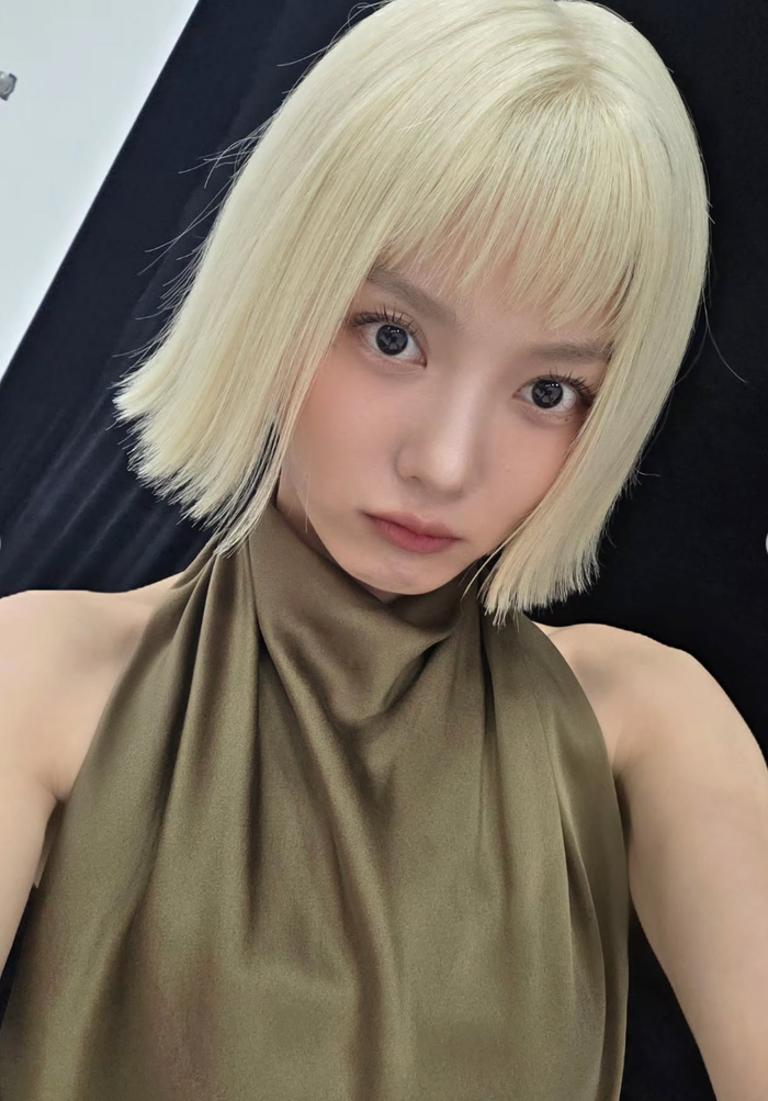 Nhan sắc cùng thần thái của Kim Yoo Jung khiến nhiều người trầm trồ.