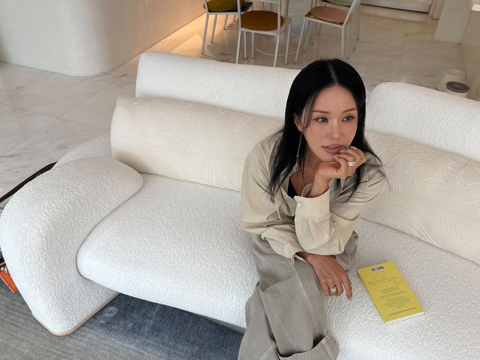 Uhm Jung Hwa tích cực tập luyện cho một lễ hội âm nhạc.