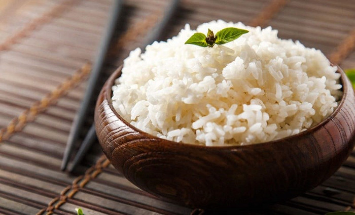 Cơm nên được giữ ở nhiệt độ dưới 4,4 độ C trong tủ lạnh hoặc duy trì ở mức trên 60 độ C nếu vẫn đang được giữ nóng.&nbsp;(Ảnh minh họa từ Internet)