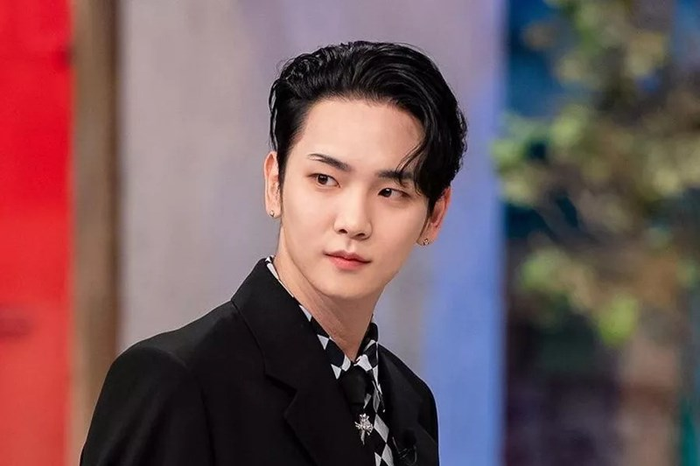 Key chính thức trở lại vào tháng trước thông qua các buổi hòa nhạc của SHINee và những hoạt động quảng bá album mới.