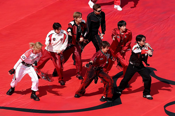 BTS cũng không thể cứu nổi màn halftime đầu tiên trong lịch sử World Cup Ảnh 5