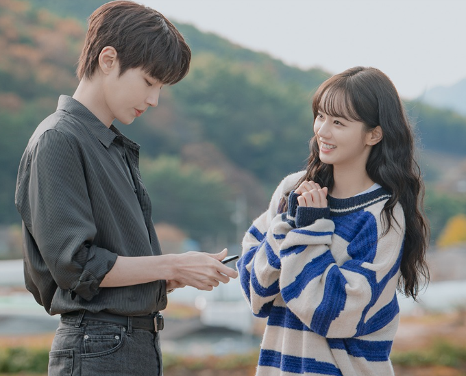 Khoảng cách giữa Woo Soo Bin và Ju Yi Jae đang dần được thu hẹp sau nhiều năm xa cách.