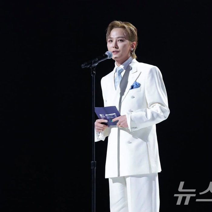 G-Dragon gửi lời cảm ơn đến UNESCO và dành nhiều lời ngợi khen cho thành phố Busan.