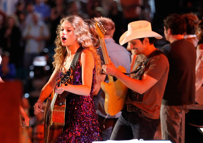 Phát biểu của Brad Paisley được đưa ra trong bối cảnh đám cưới của Taylor Swift và Travis Kelce vấp phải không ít ý kiến trái chiều.