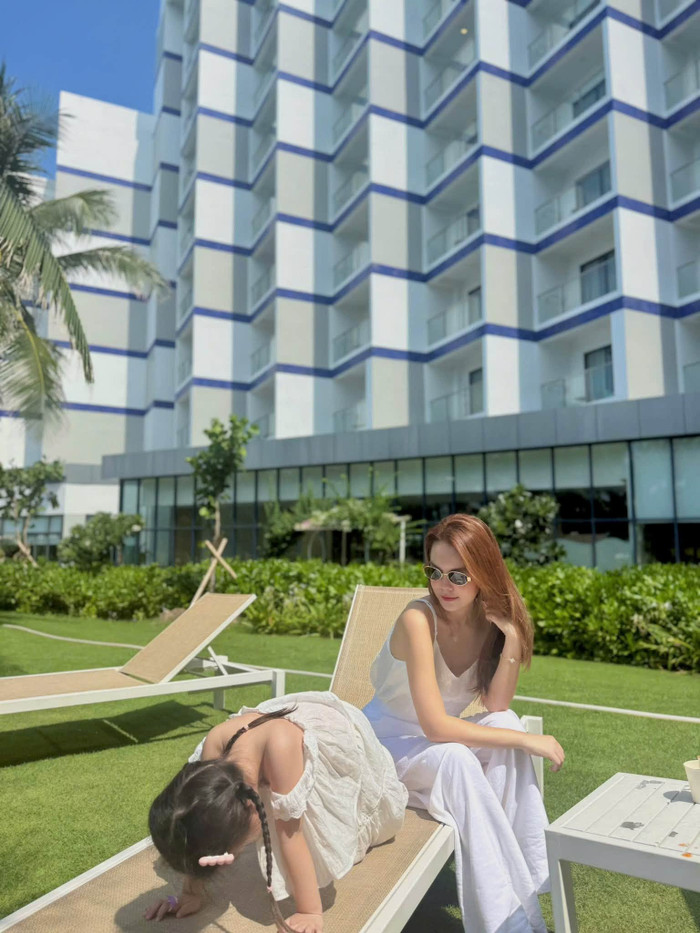 Cuộc sống viên mãn của Phạm Quỳnh Anh ở tuổi 42. (Nguồn: FBNV)