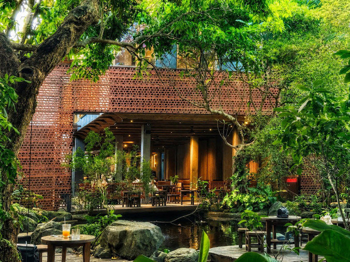 Ẩn sau con hẻm nhỏ ở Đà Nẵng là một quán cà phê góc vườn siêu chill. Nguồn: Page Quán cà phê đẹp ở Đà Nẵng