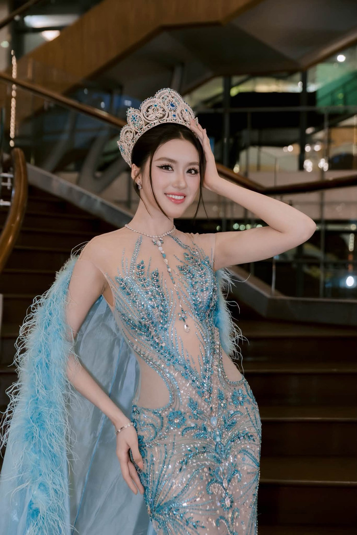 Nhan sắc tựa nữ thần của Hoa hậu Phương Oanh gây thương nhớ. (Nguồn: FBNV)