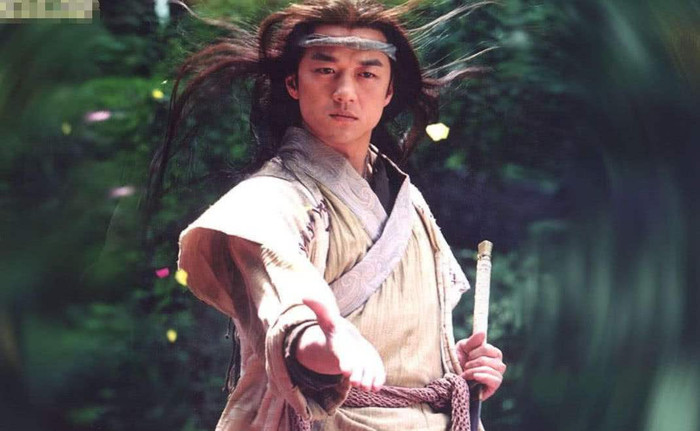 Lệnh Hồ Xung do Lý Á Bằng thủ vai.&nbsp;