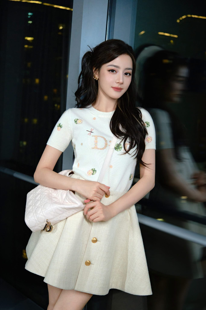 Địch Lệ Nhiệt Ba là một trong những ngôi sao hạng A có sức ảnh hưởng lớn nhất Cbiz hiện nay. Ảnh: Weibo.