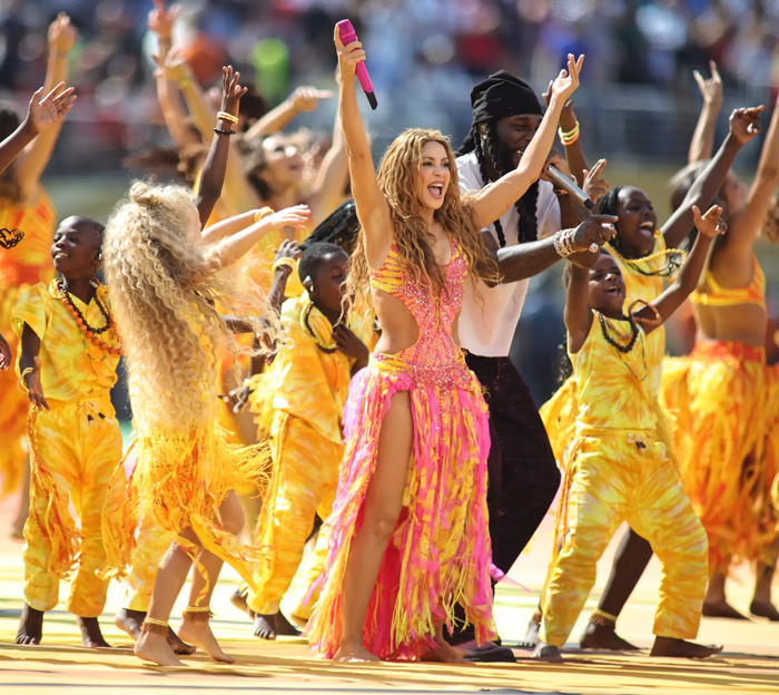 Shakira mang đến màn trình diễn bùng nổ ở chung kết World Cup 2026.