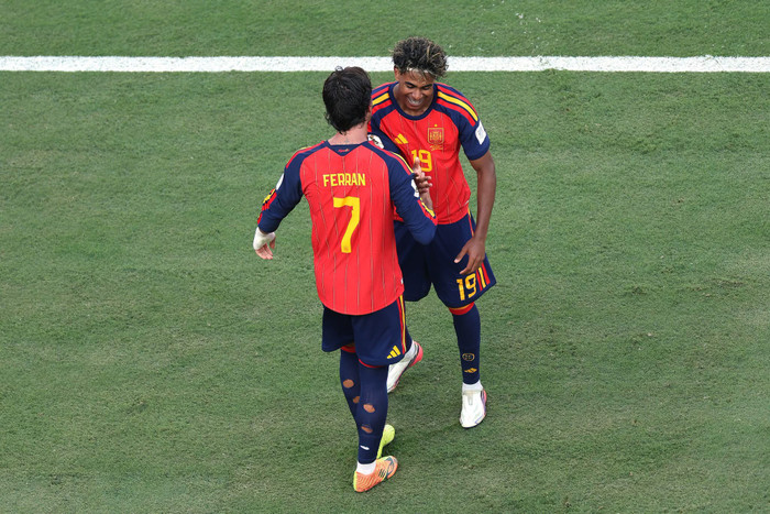 Yamal đã vô địch thế ở tuổi 19. Ảnh: FIFA