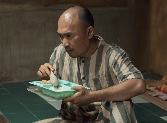 Nam diễn viên đảm nhận vai Phùng Văn Chính, một 'đại bàng' có tiếng nói trong trại giam. Ảnh: NSX