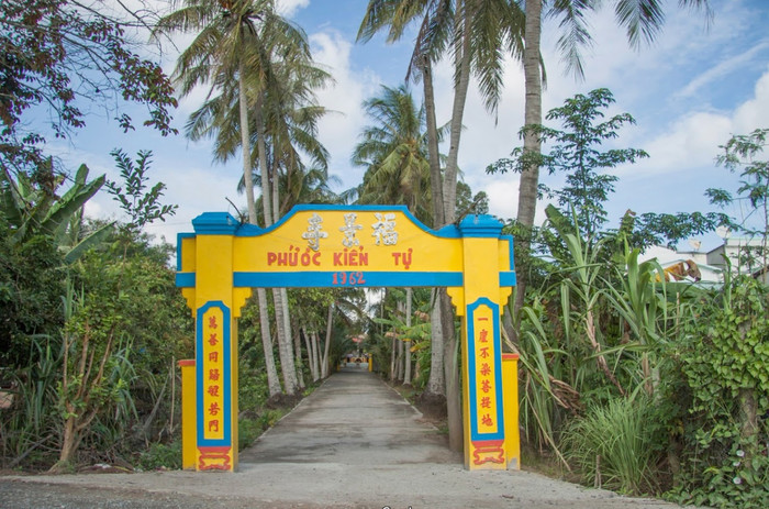 Cổng vào chùa. Ảnh: Thám hiểm Mekong