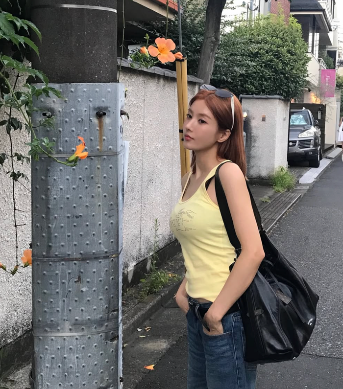 Kwon Eun Bi gây sốt với phong cách thời trang đời thường Ảnh 1