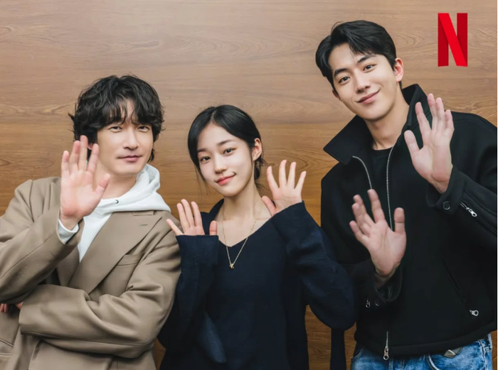 Đạo diễn Choi Jung Kyu, người đứng sau thành công của The Devil Judge và Children of Nobody, bắt tay với hai biên kịch Kwon So Ra và Seo Jae Won, những cái tên từng tạo nên The Guest và Bulgasal: Immortal Souls. Chỉ riêng đội ngũ sản xuất cũng đủ khiến khán giả kỳ vọng.