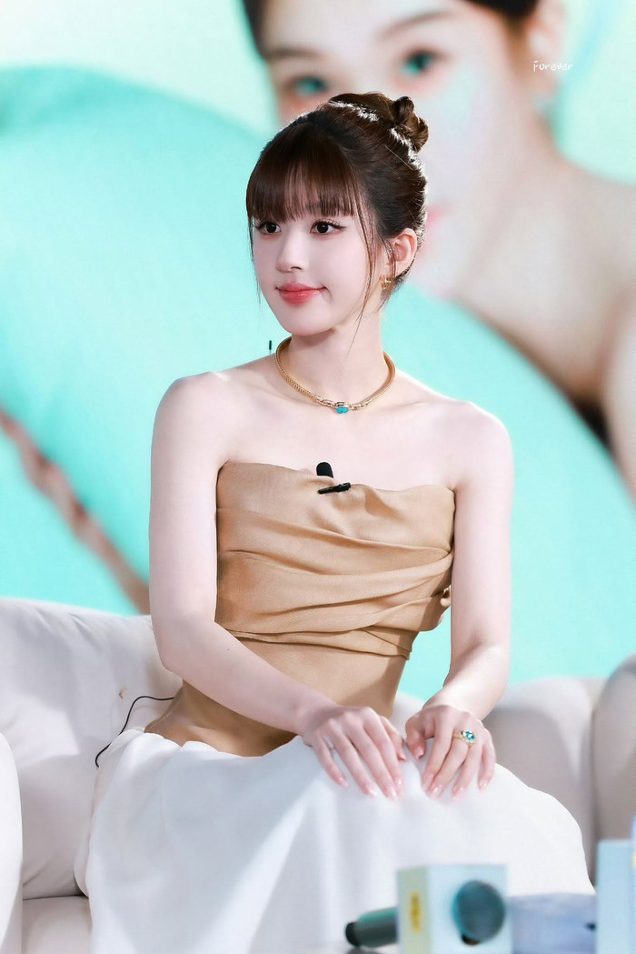 Những chia sẻ về định hướng nghề nghiệp mới của Triệu Lộ Tư nhanh chóng trở thành chủ đề được bàn luận trên mạng xã hội Trung Quốc. Ảnh: Weibo.