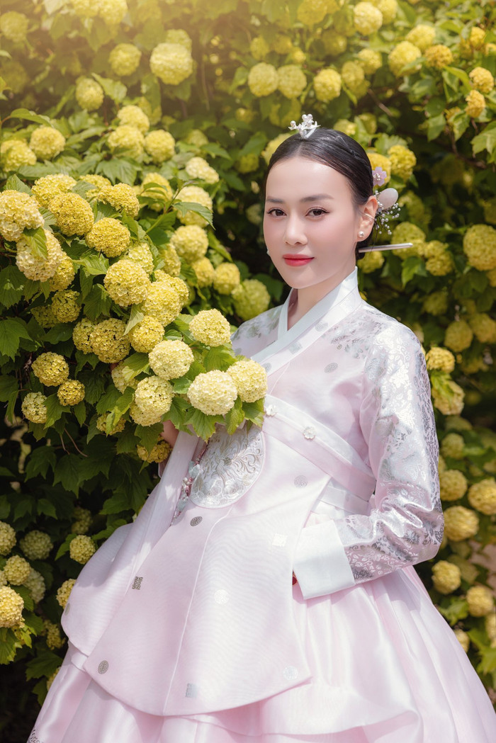 Diễn viên Phương Oanh.