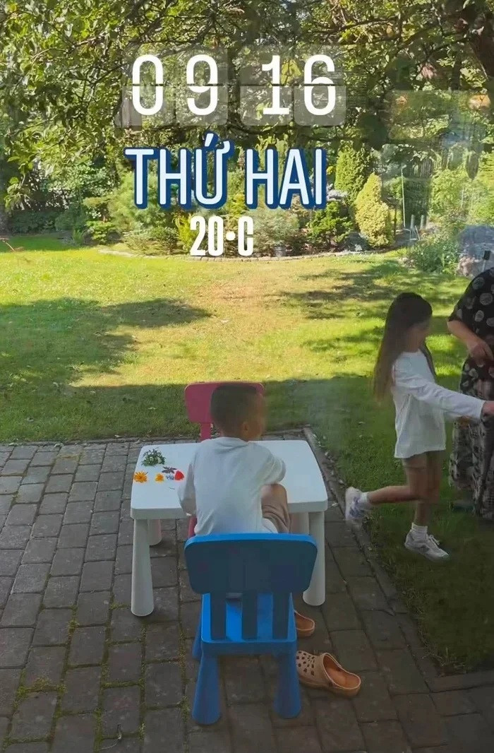 Hồ Ngọc Hà và Kim Lý đưa con qua Thụy Điển thăm ông bà nội.