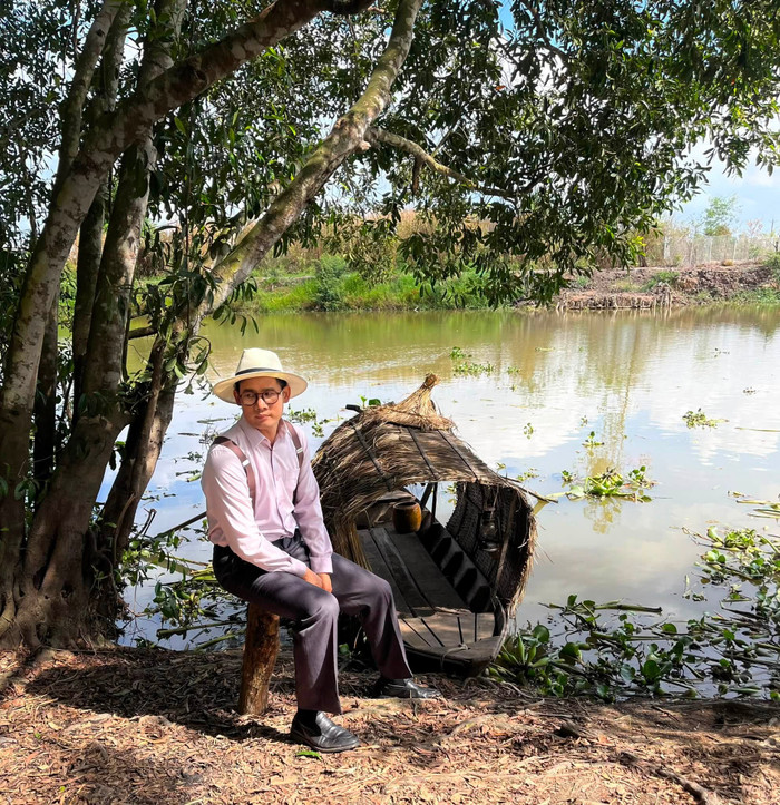 Diễn viên Thanh Thức nói lời tạm biệt với đoàn phim sau 3 tháng quay hình ở miền Tây.