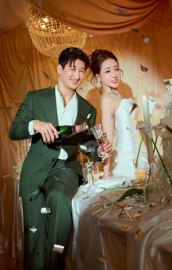 Bạn gái diễn viên Ngọc Quỳnh hạnh phúc trong ngày sinh nhật. Sắp tới, cặp đôi sẽ tổ chức hôn lễ.