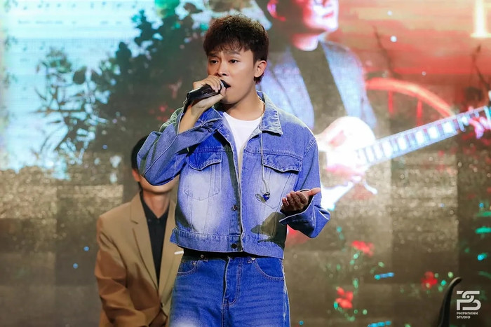 Ca sĩ Hồ Văn Cường.
