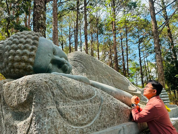 MC Đại Nghĩa gửi lời cảm ơn đến bạn bè, khán giả đã động viên mình trước thông tin bà ngoại của anh qua đời (Ảnh: FBNV).