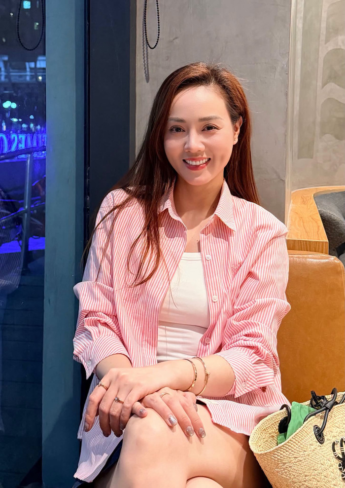 Vợ NSND Công Lý suy sụp vì những bình luận tiêu cực nhắm vào bản thân và gia đình. Ảnh: FBNV