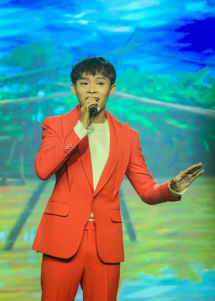 Ca sĩ Hồ Văn Cường quê ở Đồng Tháp.