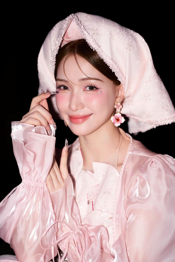 Ca sĩ Hòa Minzy quê ở Bắc Ninh.