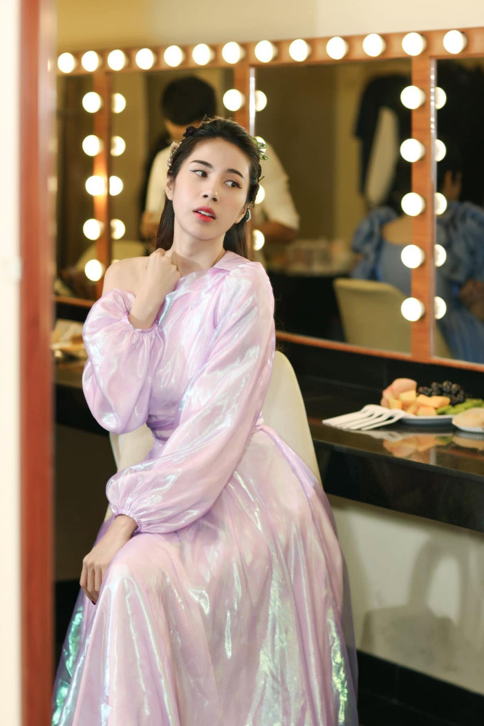 Tên tuổi Thủy Tiên trong thị trường âm nhạc xuống dốc rõ rệt sau nhiều năm cô không hoạt động.