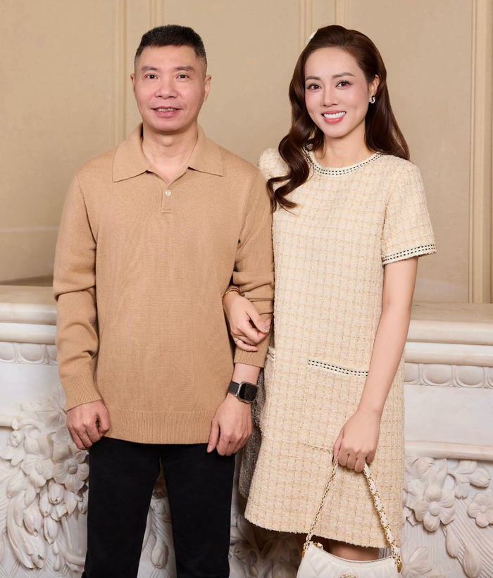 Vợ Công Lý từng có thời gian không đăng ảnh chồng vì muốn bảo vệ sự riêng tư cho đối phương. Ảnh: FBNV