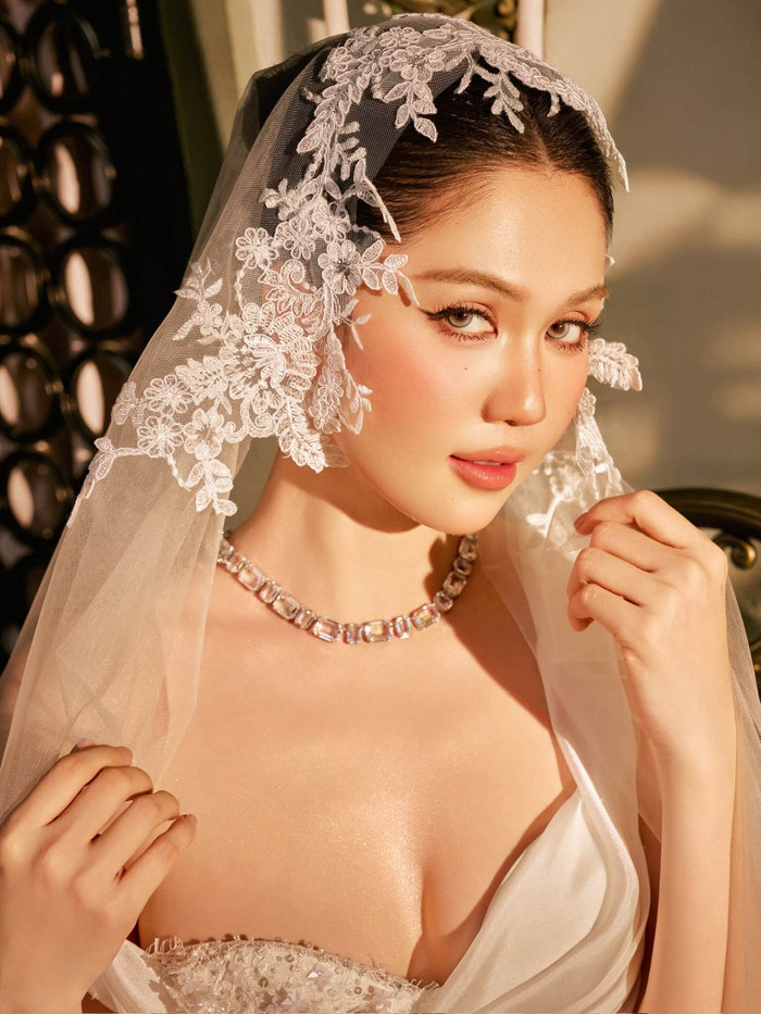 Ngọc Trinh lần đầu chia sẻ về hình dung đám cưới trong tương lai, tiết lộ mong muốn diện khoảng 4-5 bộ váy để biến hóa với nhiều phong cách khác nhau. Ảnh: FBNV