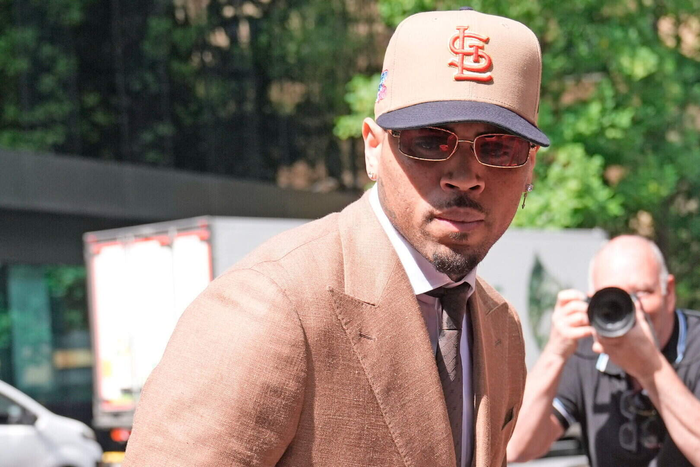 Chris Brown đối diện án tù 3 năm Ảnh 2