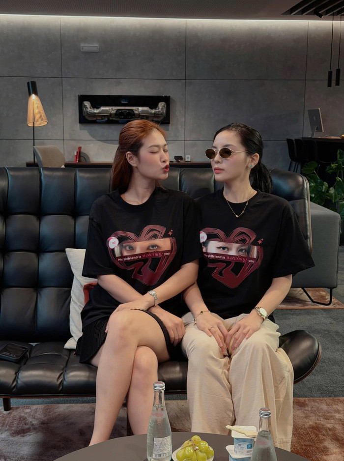 Kỳ Duyên và Thiên Ân thường xuyên diện đồ đôi, check-in cùng một địa điểm du lịch. Ảnh: FBNV