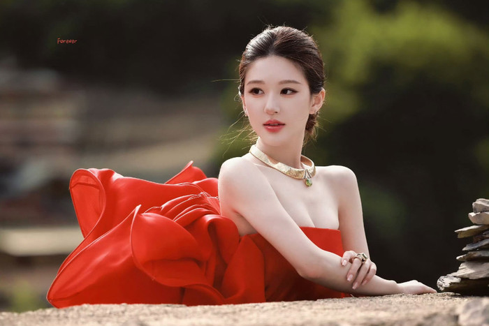 Biên kịch Kim Quốc Đống cho biết ông chủ động gửi tác phẩm Xin lỗi, tôi là diễn viên tới phòng làm việc của Triệu Lộ Tư. &nbsp;Ảnh: Weibo.