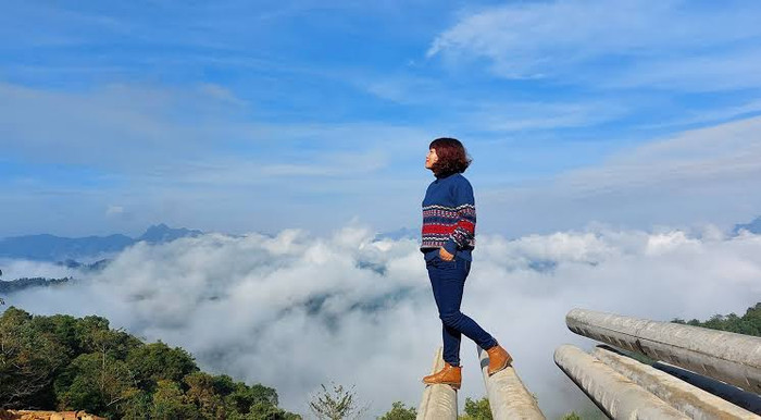 Săn mây trên bản Mông ở Nghệ An. Ảnh: báo Nghệ An