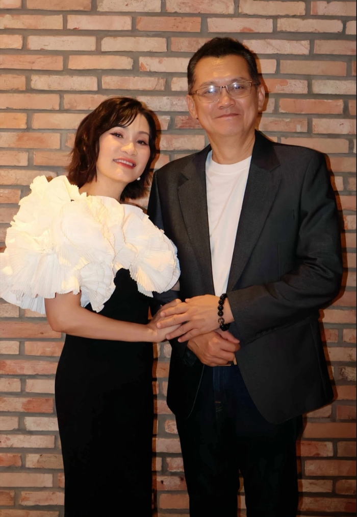 Hồng Đào và Hữu Châu.