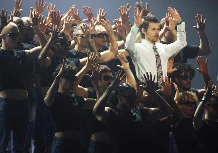 Harry Styles đang trải qua một trong những giai đoạn bận rộn nhất sự nghiệp với chuyến lưu diễn thế giới kéo dài 67 đêm diễn.&nbsp;