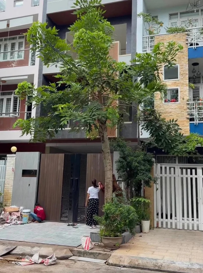 Vợ nghệ sĩ Quang Minh hào hứng khi tổ ấm dần hoàn thiện.