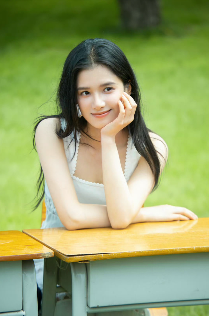 Trương Tịnh Nghi tiếp tục theo đuổi hình tượng đa dạng khi góp mặt ở cả phim cổ trang lẫn hiện đại. Cô đảm nhận vai nữ chính trong Mộng Hoa Đình cùng Trần Triết Viễn và Bạch Nguyệt Quang Nơi Chợ Rau Của Tôi đóng cùng Trần Tĩnh Khả. Hai dự án được kỳ vọng sẽ giúp nữ diễn viên tiếp tục phát huy thế mạnh về diễn xuất nội tâm cũng như khẳng định vị trí trong nhóm tiểu hoa thực lực.