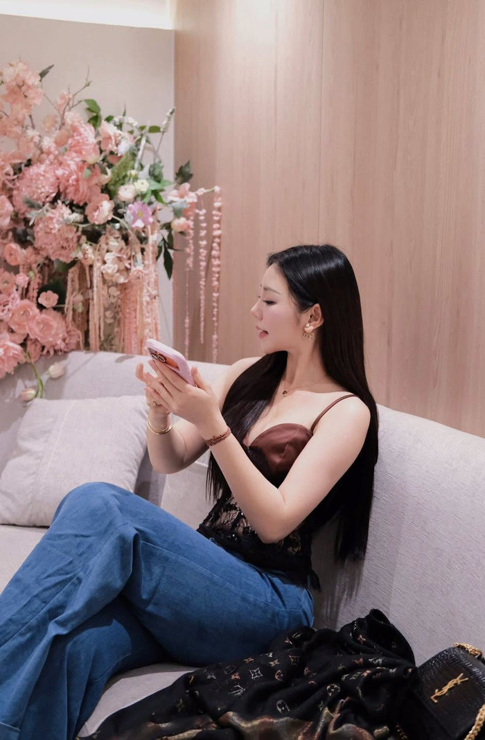 Quỳnh Kool nhận được nhiều lời khen về nhan sắc. Ảnh: FBNV