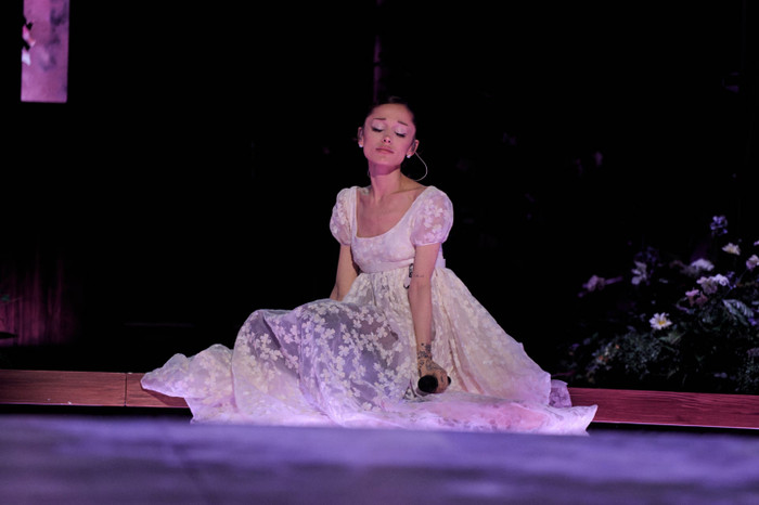 Ariana Grande lần đầu lý giải việc 'bỏ quên' album Sweetener trong Eternal Sunshine Tour Ảnh 3