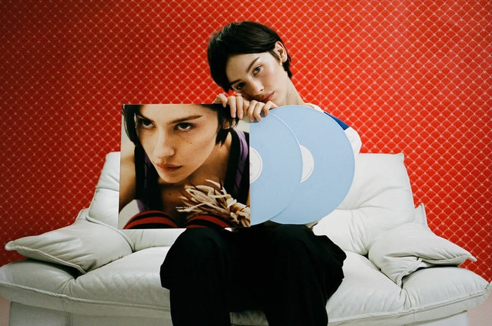 Gracie Abrams lần đầu chạm đỉnh Billboard 200, lập kỷ lục doanh số lớn nhất sự nghiệp Ảnh 2